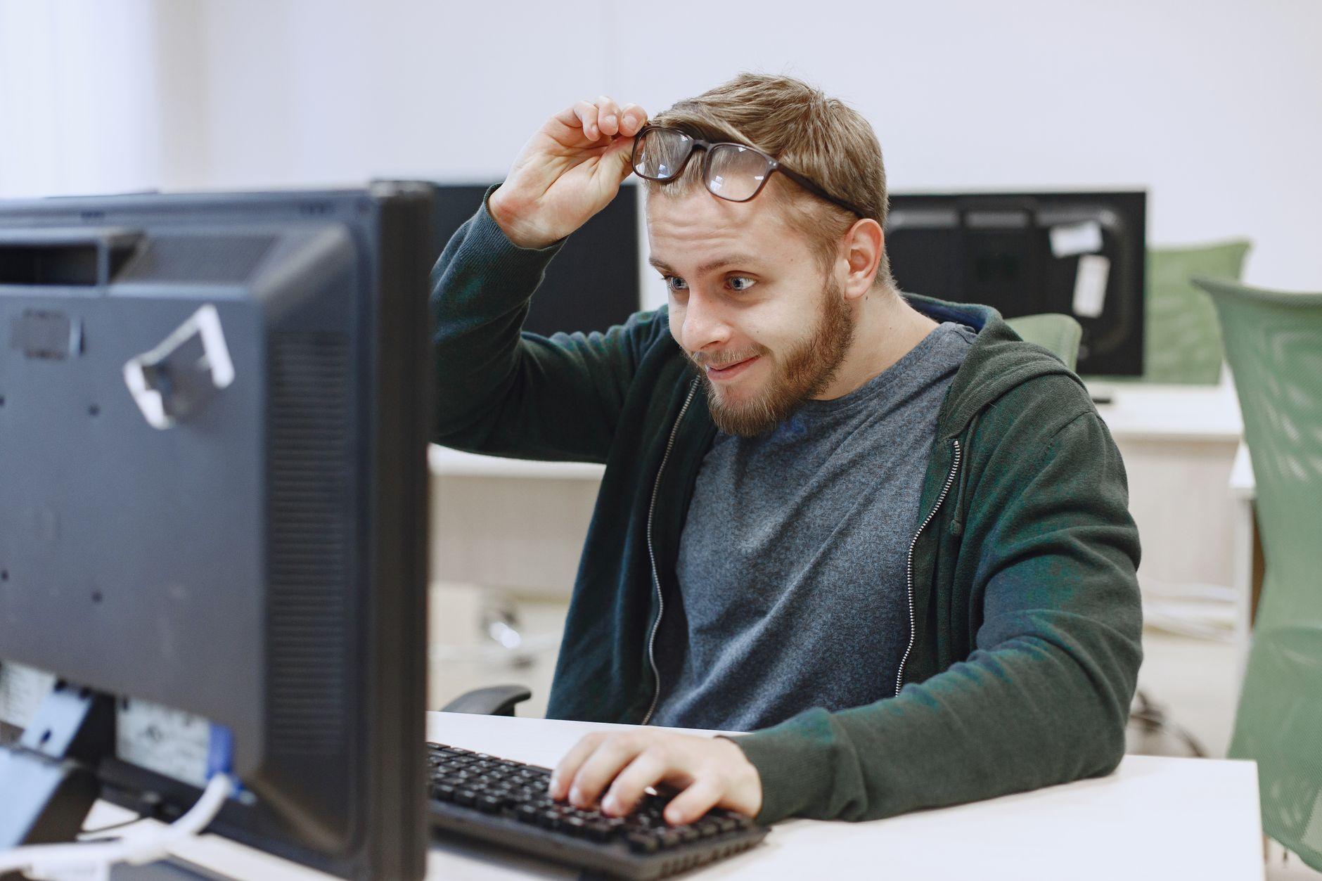 Illustration of Exploring the Link Between Monitor Refresh Rate and Reaction Time